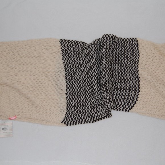 NWT DownEast, Divided Knit Scarf - Picture 3 of 4